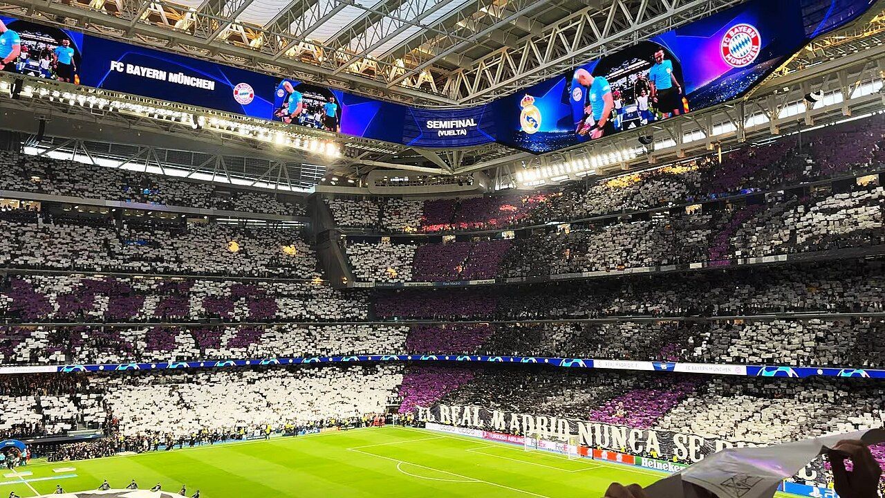 Estádio Santiago Bernabéu é casa do Real Madrid e realiza tours pelos bastidores • Wikimedia Commons