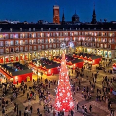 Feira de Natal na Plaza Mayor, em Madri • Instagram/Mercado Navidad Plaza Mayor
