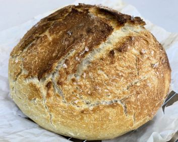 Chef Felipe Caputo ensina a preparar um pão com crosta crocante e macio por dentro