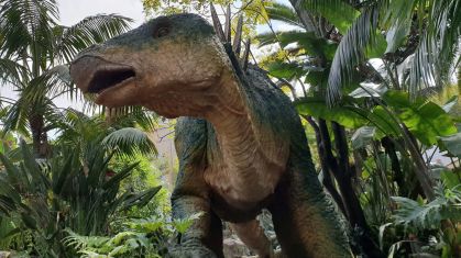 O parque contará com réplicas de dinossauros