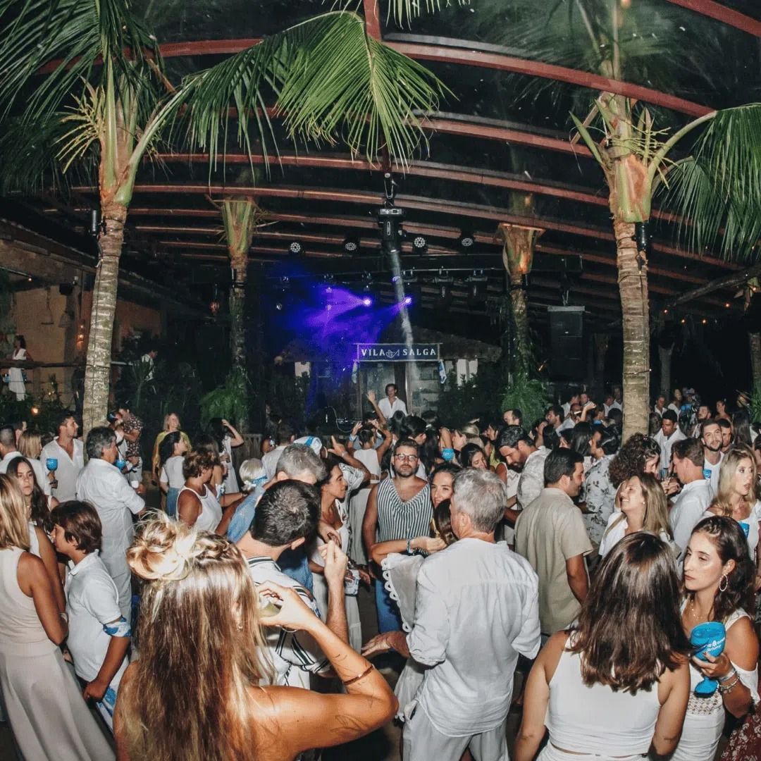 Réveillon da Vila Salga oferece música e gastronomia em Ilhabela • Divulgação/Vila Salga