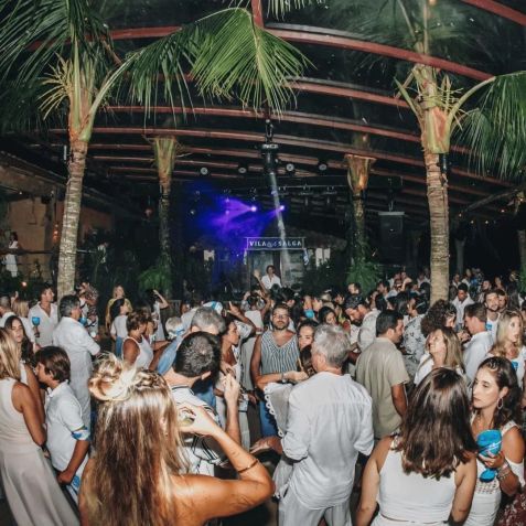 Réveillon da Vila Salga oferece música e gastronomia em Ilhabela • Divulgação/Vila Salga