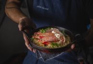 Receita: aprenda a fazer um arroz de camarão com o chef Juliano Valese