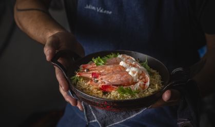Receita: aprenda a fazer um arroz de camarão com o chef Juliano Valese