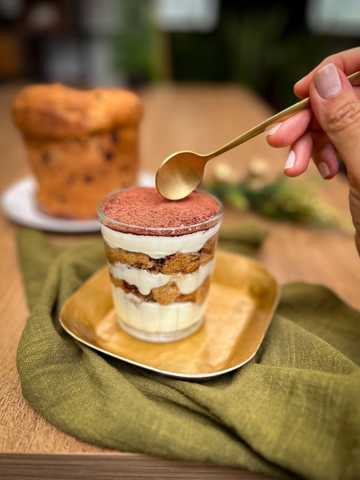 Tiramisù de panetone de chocolate da chef Nana Fernandes é opção de sobremesa • Divulgação/Açucareiro da Nana