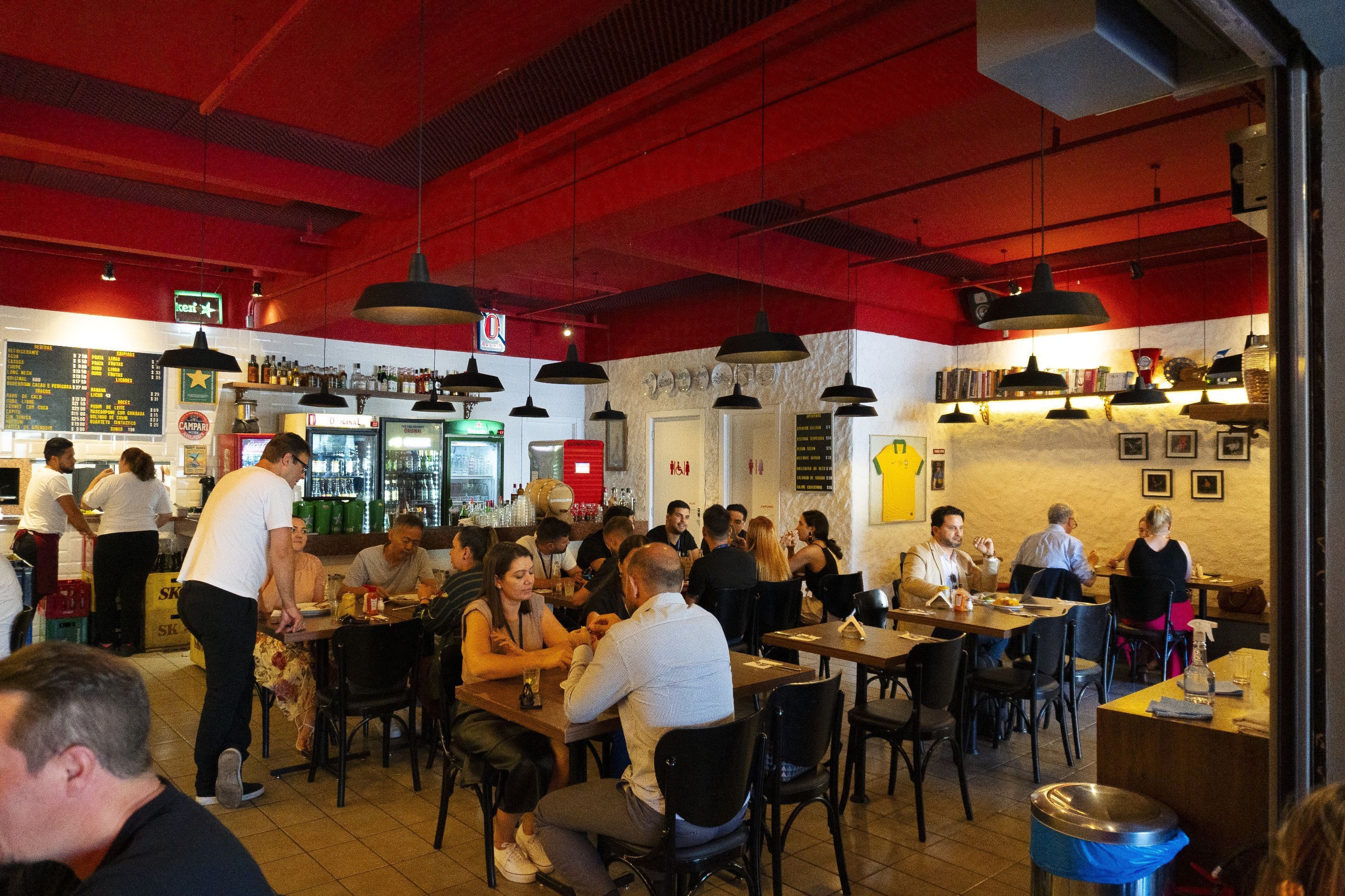 Ambiente do Sambiquira, no bairro de Mercês • Divulgação