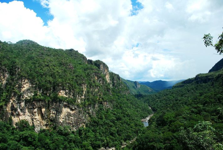 Chapada dos Veadeiros está inserida no bioma Cerrado e é um dos destinos mais cobiçados de ecoturismo do país • Luma Poletti Dutra/Flickr