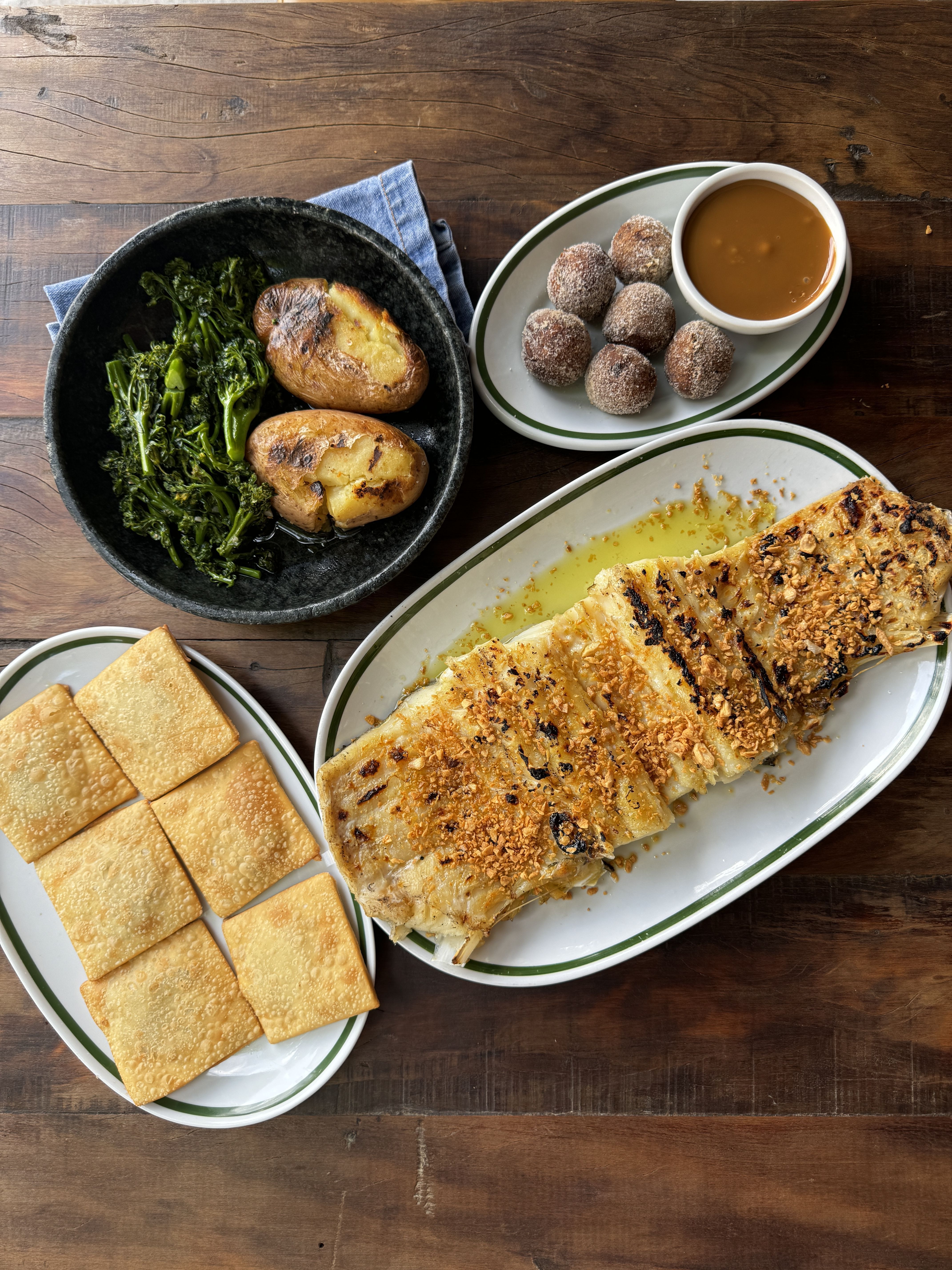 Combo de Natal da Taberna 474 inclui pastéis de pato, bacalhau na brasa e bolinho de chuva • Divulgação