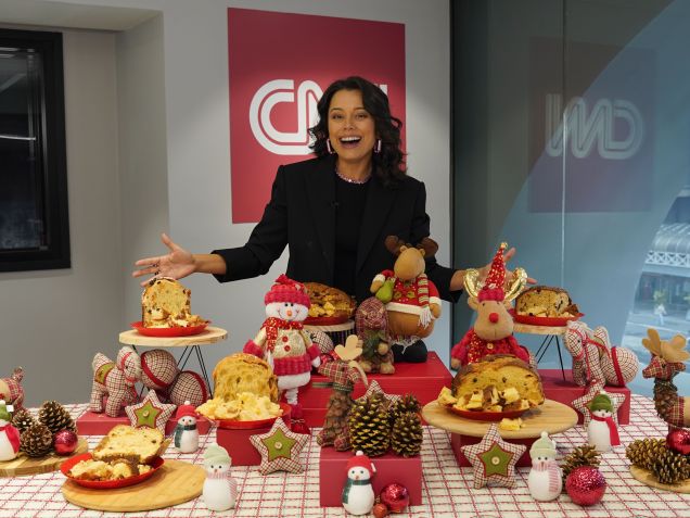 Daniela Filomeno na degustação às cegas do CNN V&G, feita com 24 panetones por 12 jornalistas da CNN Brasil • CNN Viagem & Gastronomia