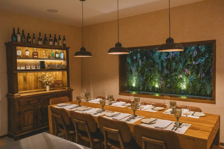 Restaurante Donna, do chef André Mifano, possui sala privativa para eventos de oito a dez pessoas • Bruno Gerladi