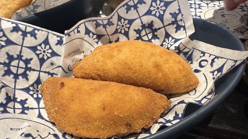 Risole de camarão do Boteco Megiro, em Salvador • Tina Bini