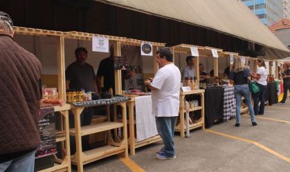 Com 40 expositores, Mercadão de Pinheiros organiza sua feira de Natal