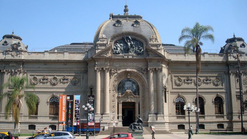 Museo Nacional de Bellas Artes fica no Parque Forestal, em Santiago, no Chile • Wikimedia commons