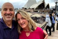 Casal se mudou para Portugal, mas mulher precisou lidar com tragédia familiar