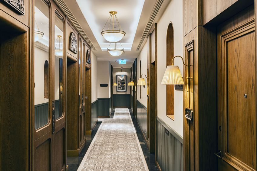 O Hotel Central foi o primeiro hotel em Macau a instalar um elevador • Lek Hang Group