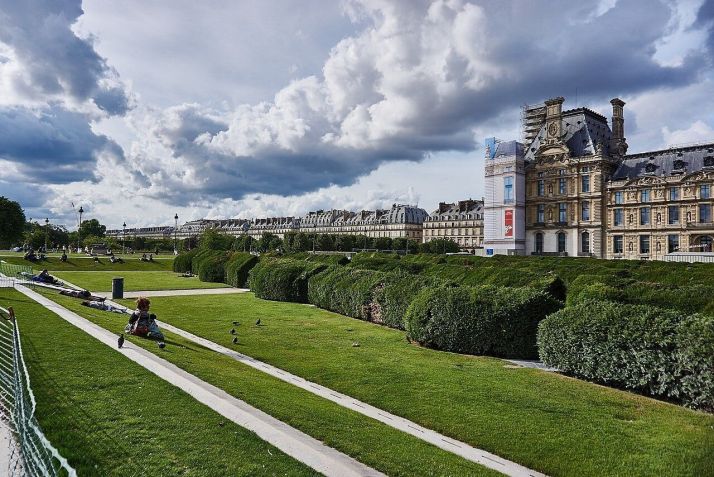 Jardim de Tuileries, em Paris, localizado entre o Museu do Louvre e a Praça da Concorde • Wikimedia commons/ Martin Weinhardt
