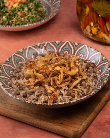 Arroz de Lentilha com cebolas é um dos pratos do Bar do Elias • Tomás Rangel