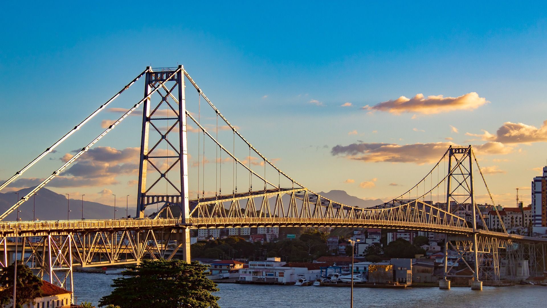 Ponte Hercílio Luz, em Florianópolis