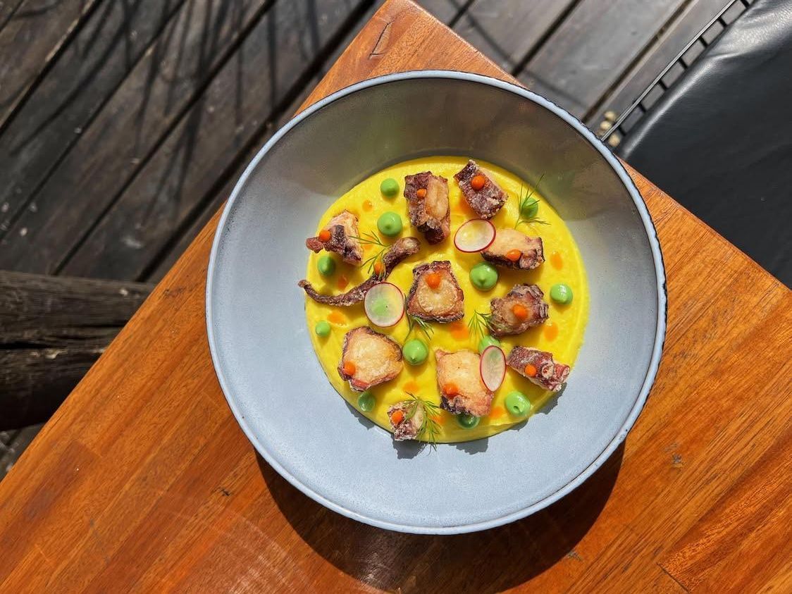 Prato do Gualicho, restaurante com influências latino-americanas e europeias em La Barra • Divulgação