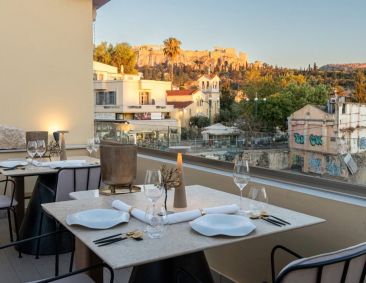 Varanda do restaurante Makris, em Atenas, na Grécia