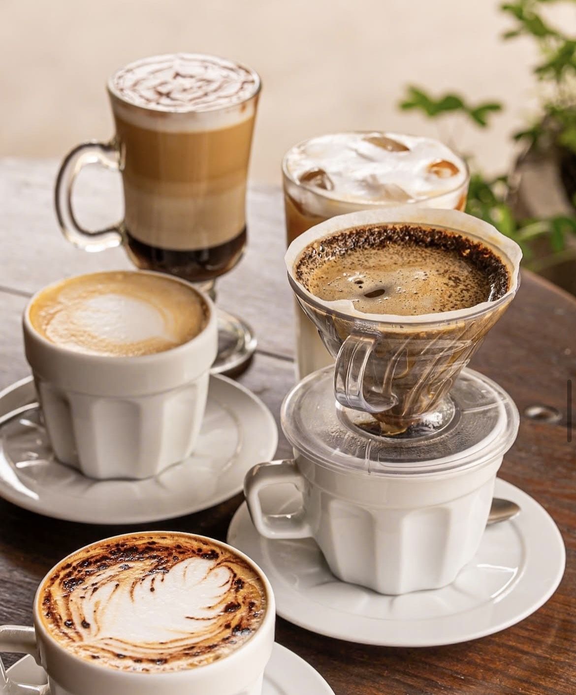 Mocca Coffee oferece dos clássicos aos cafés gelados mais elaborados • Reprodução/Instagram