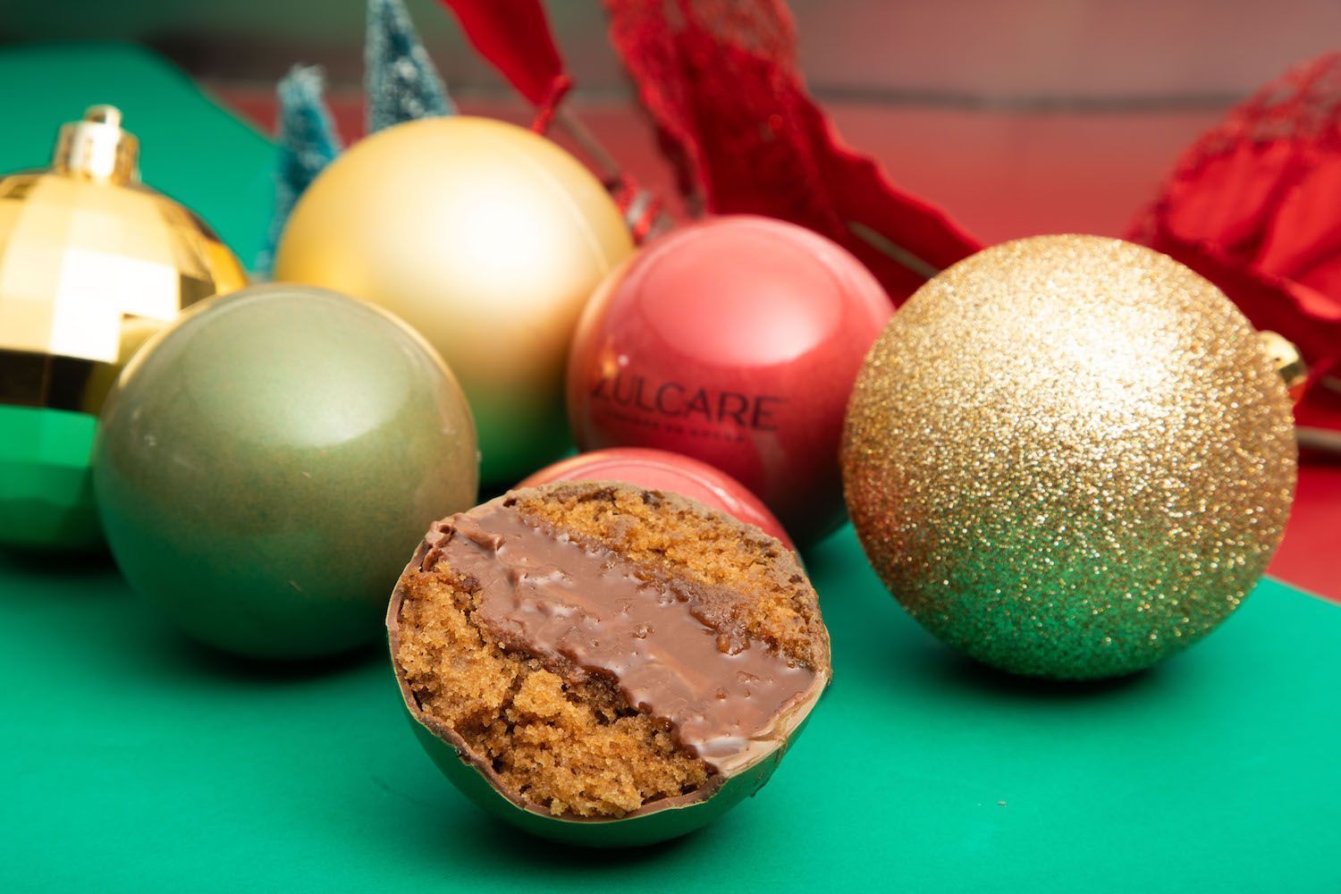 Bola de Natal recheada de pão de mel • Divulgação
