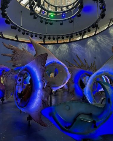 SeaGlass Carousel é um carrossel maravilhoso com tema de fundo do mar • Divulgação/SeaGlass Carousel