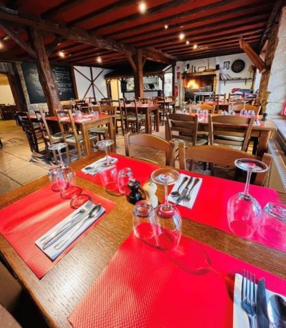Auberge du Coteau tem atmosfera acolhedora e rústica • Divulgação/Auberge du Coteau