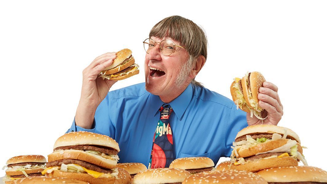 Americano entrou para o Livro dos Recordes ao contabilizar 34.128 Big Macs consumidos ao longo de sua vida • Reprodução site Guinness World Records