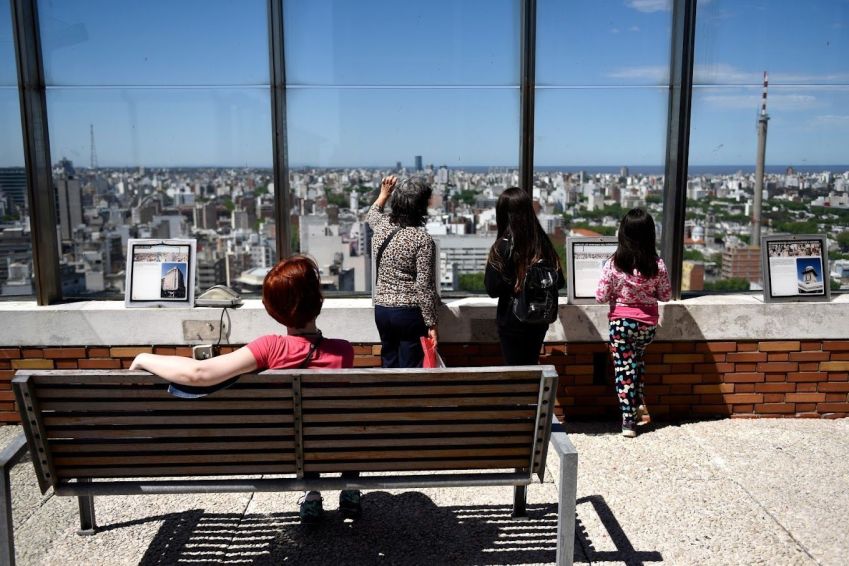 Mirador panorâmico de Montevidéu oferece vista de 360 graus para a capital • Divulgação