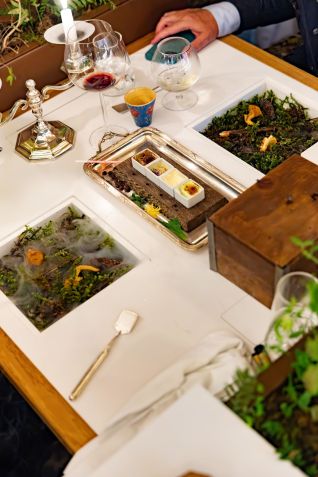 Veryrat afirma que seu novo empreendimento oferece uma culinária baseada em ervas aromáticas locais • Ilya Kagan