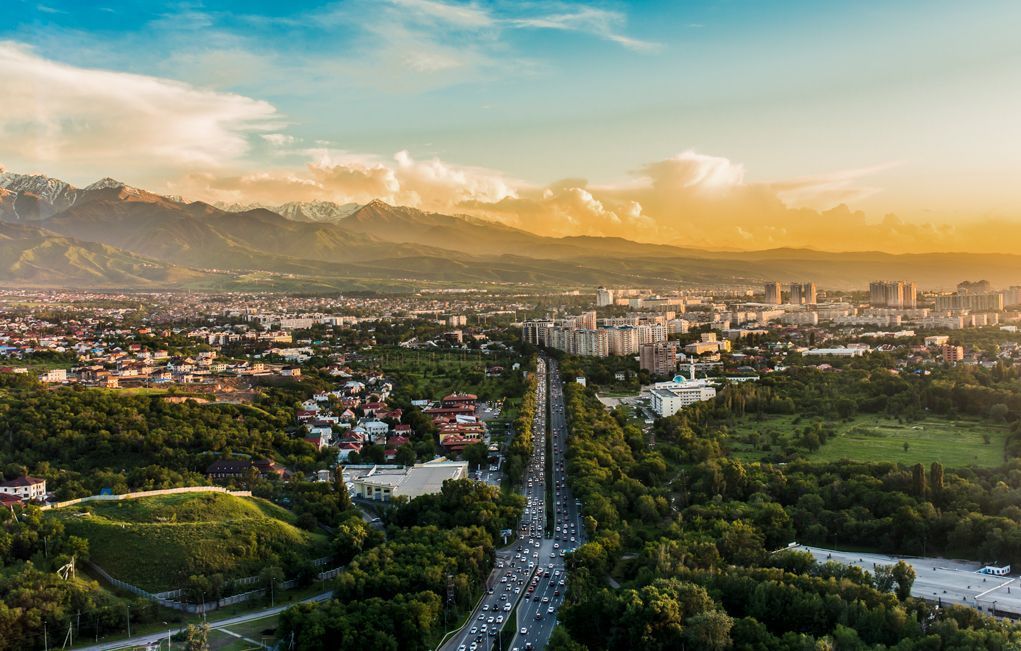 Maior cidade do Cazaquistão, Almaty possui algumas das paisagens mais deslumbrantes do mundo