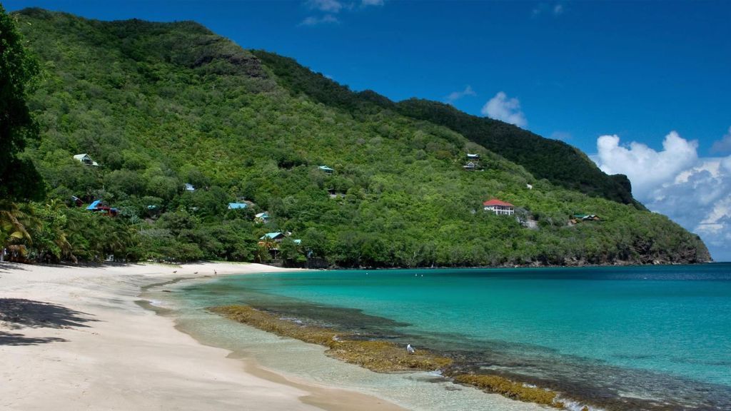 Ilha de Bequia é um deslumbrante destino de praias de areia branca, temperaturas amenas e exuberante folhagem tropical • Associação de Turismo de Bequia