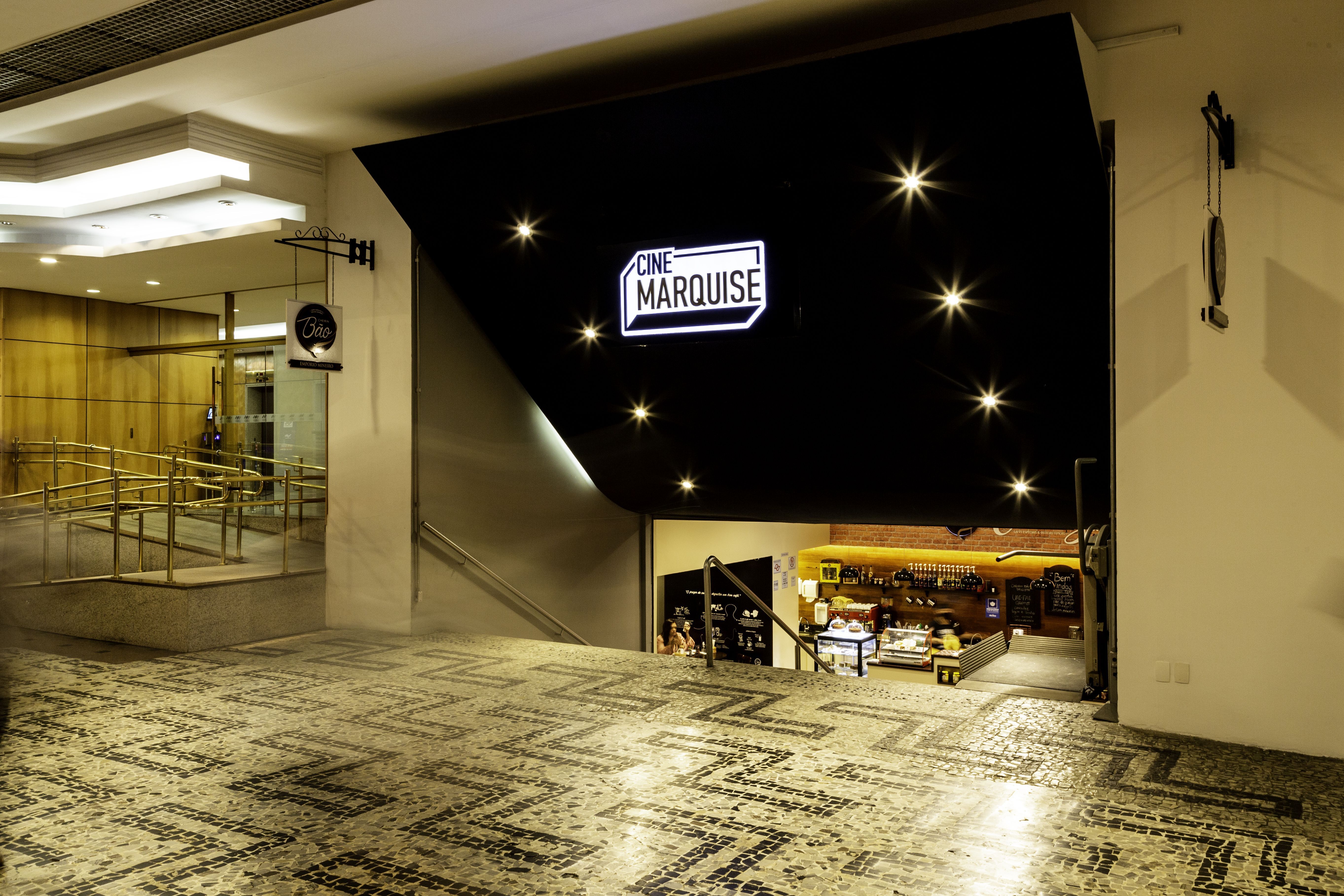 Fachada do Cine Marquise, no Conjunto Nacional • Yago Moreira