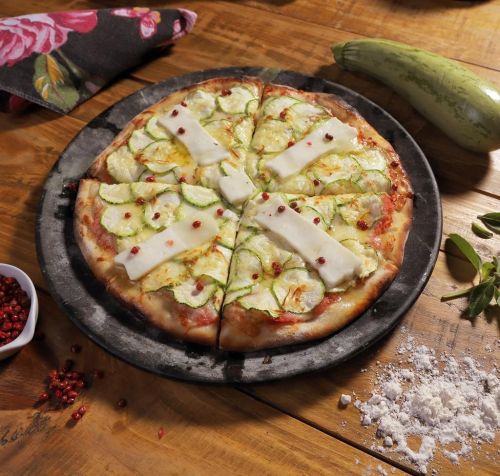 Due Vie Pizzaria fica em Cotia, a 45 minutos de São Paulo • Divulgação/Due Vie Pizzaria