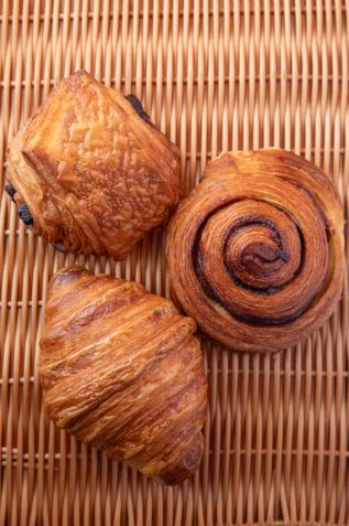 Folhados são grande destaque da Na Janela Padaria Artesanal • Ricardo D’Angelo