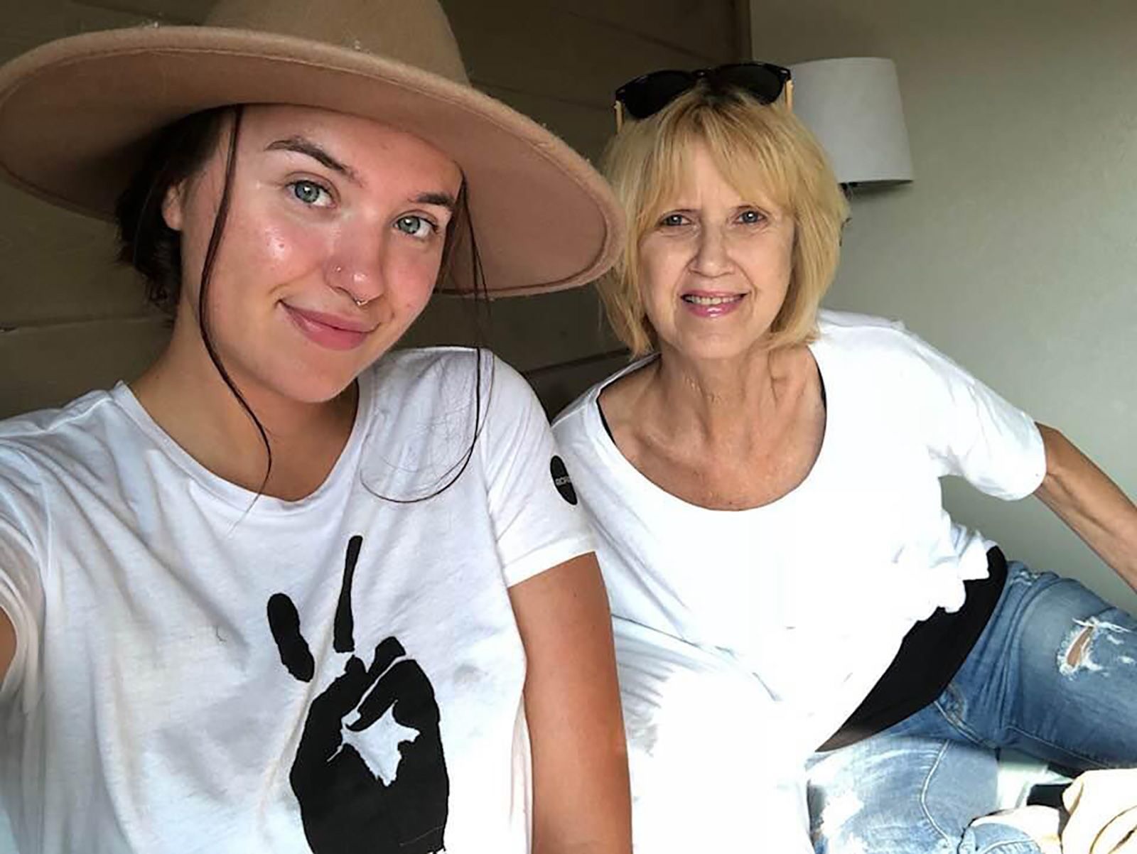 White compartilhava um vínculo muito próximo com sua mãe e é grata pela comunidade de apoio que encontrou nas redes sociais após compartilhar sua história • Arquivo pessoal/Hannah White
