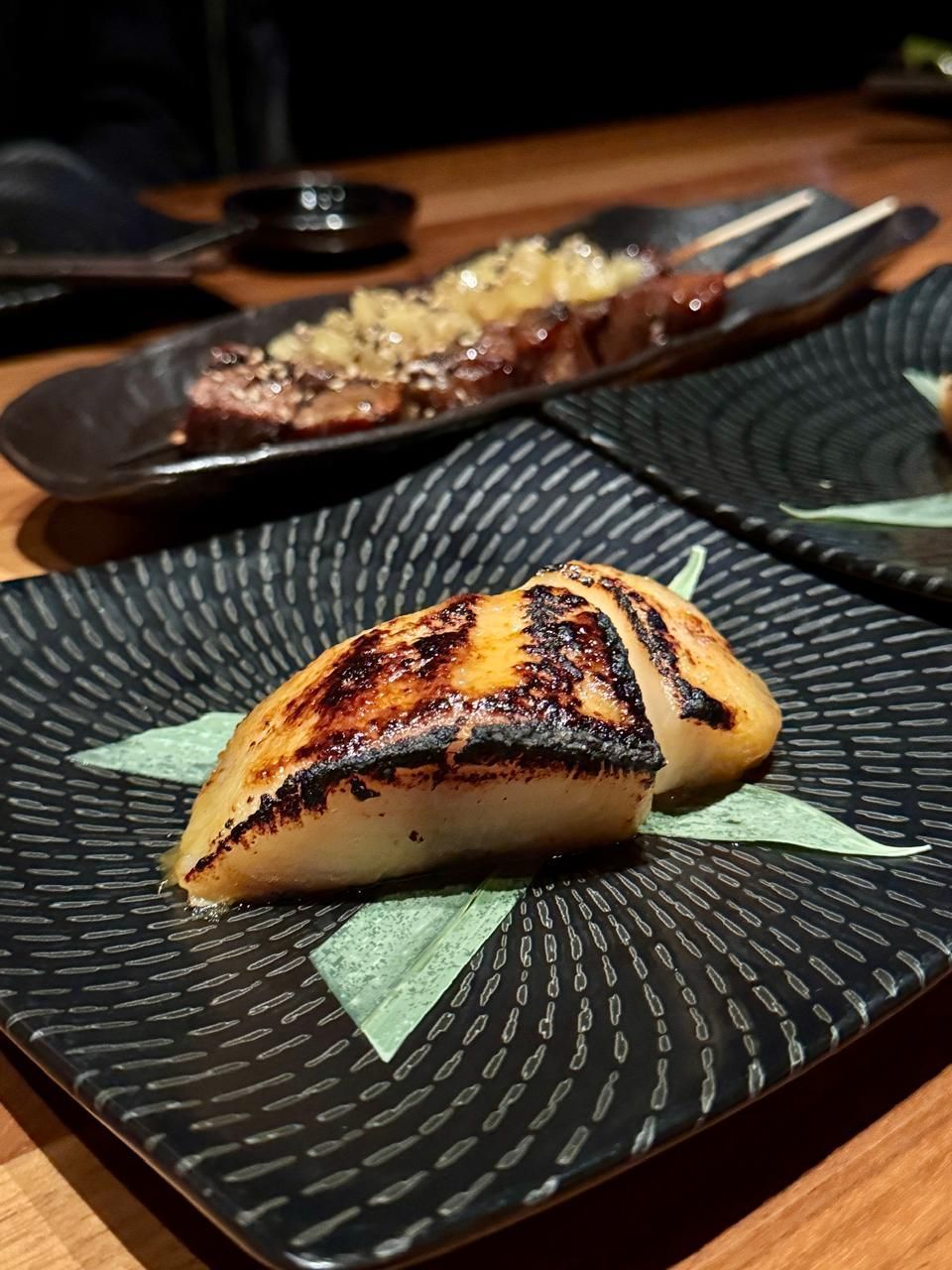 Black cod no missô é marinado por 72 horas, sendo um dos itens imperdíveis • Saulo Tafarelo
