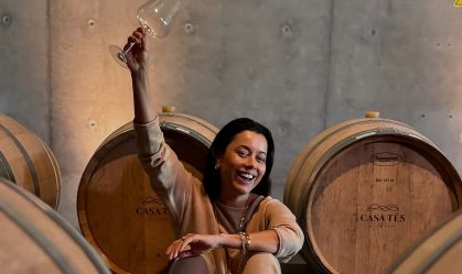 Vinho premiado e feijoada de Janaína Torres: o melhor do Brasil à mesa