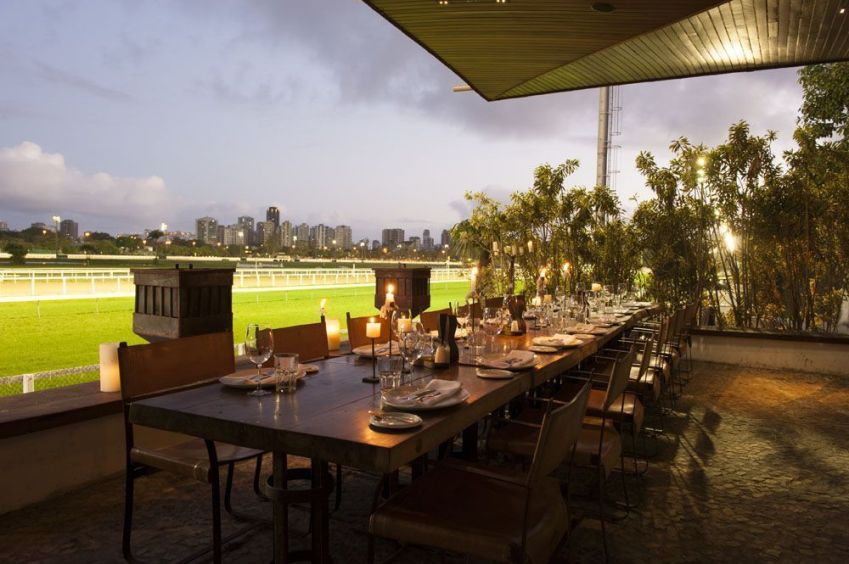 Localizado dentro do Jockey, Rubaiyat Rio tem vista para as pistas e ao Cristo Redentor • Selmy Yassuda
