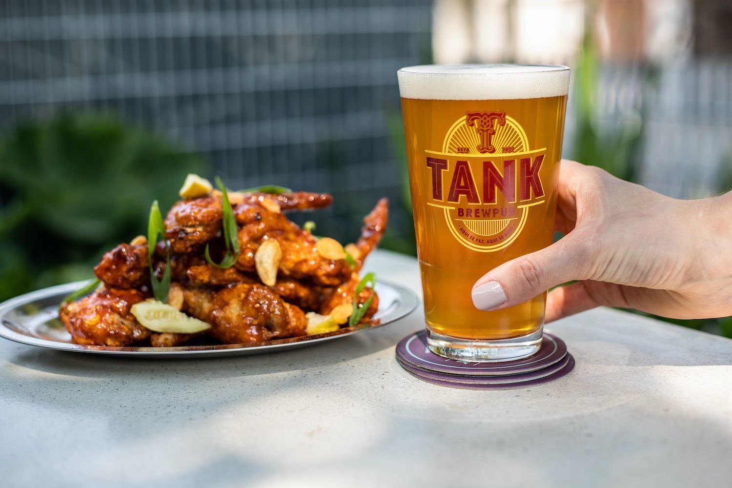 Franfrito e chope da Tank Brewpub • Fábio Comolatti