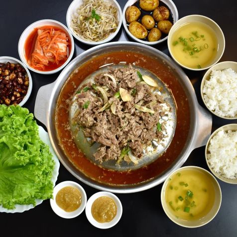 Burgogui serve comidas tradicionais da  • Instagram/Burgogui