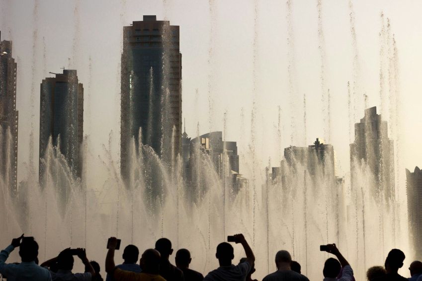 Inaugurada em 2009, Fonte de Dubai é um dos atrativos turísticos mais visitados do emirado • Roberto Martins/Unsplash