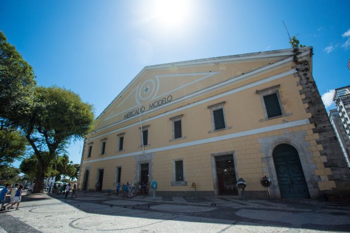 Subsolo do Mercado Modelo abriga a Galeria Mercado, que narra a história do edifício e conta com obras de arte • Márcio Filho/MTur Destinos