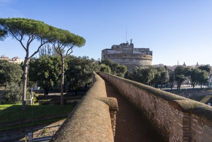 Passagem secreta entre o Castelo Sant'Angelo e o Vaticano, na Itália
