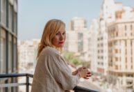 Mulher troca EUA pela Espanha após tragédia familiar: "Ajudou a curar"