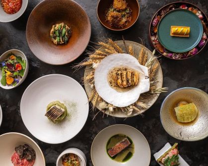 Pratos do restaurante nova-iorquino Atomix