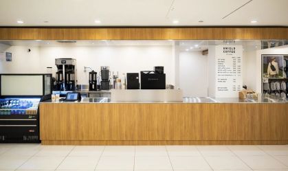 Famosa marca japonesa de roupas abre seu primeiro café em Nova York