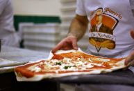Icônica pizzaria italiana do filme "Comer, Rezar, Amar" abrirá em SP