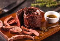 Churrascaria Arco Íris é o paraíso dos amantes da boa carne em Curitiba